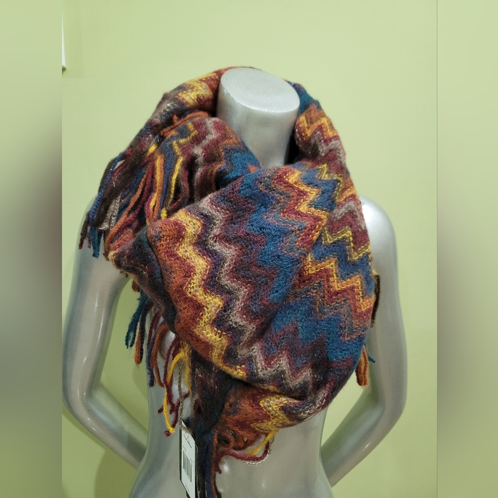 Multicolor Zigzag Patterned Scarf